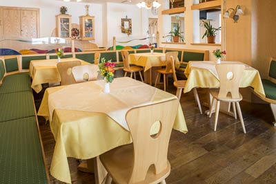 Kleiner Saal - Restaurant im Berggasthaus Friedrichhütte im Schigebiet Stuhleck von Spital am Semmering